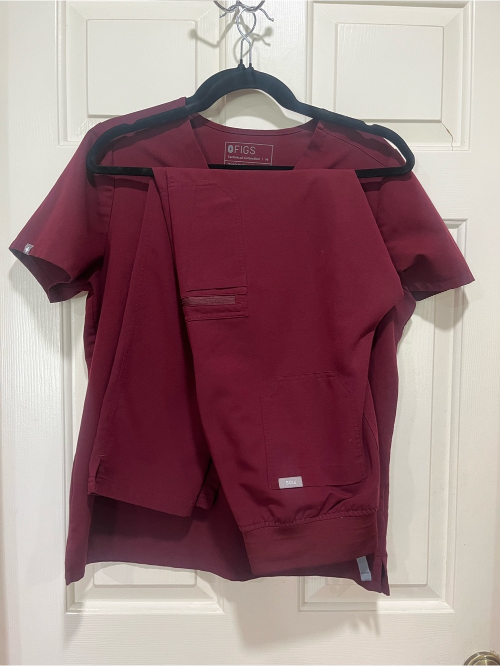 FIGS Burgundy Catarina Top& Yola Style Pants in size Medium